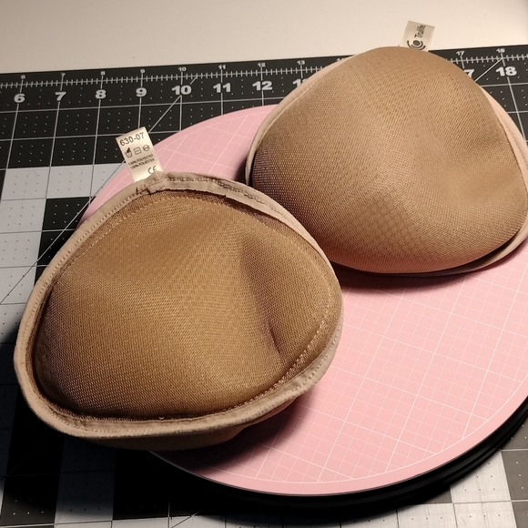 Trulife breast form set size 6 - Picture 3 of 6